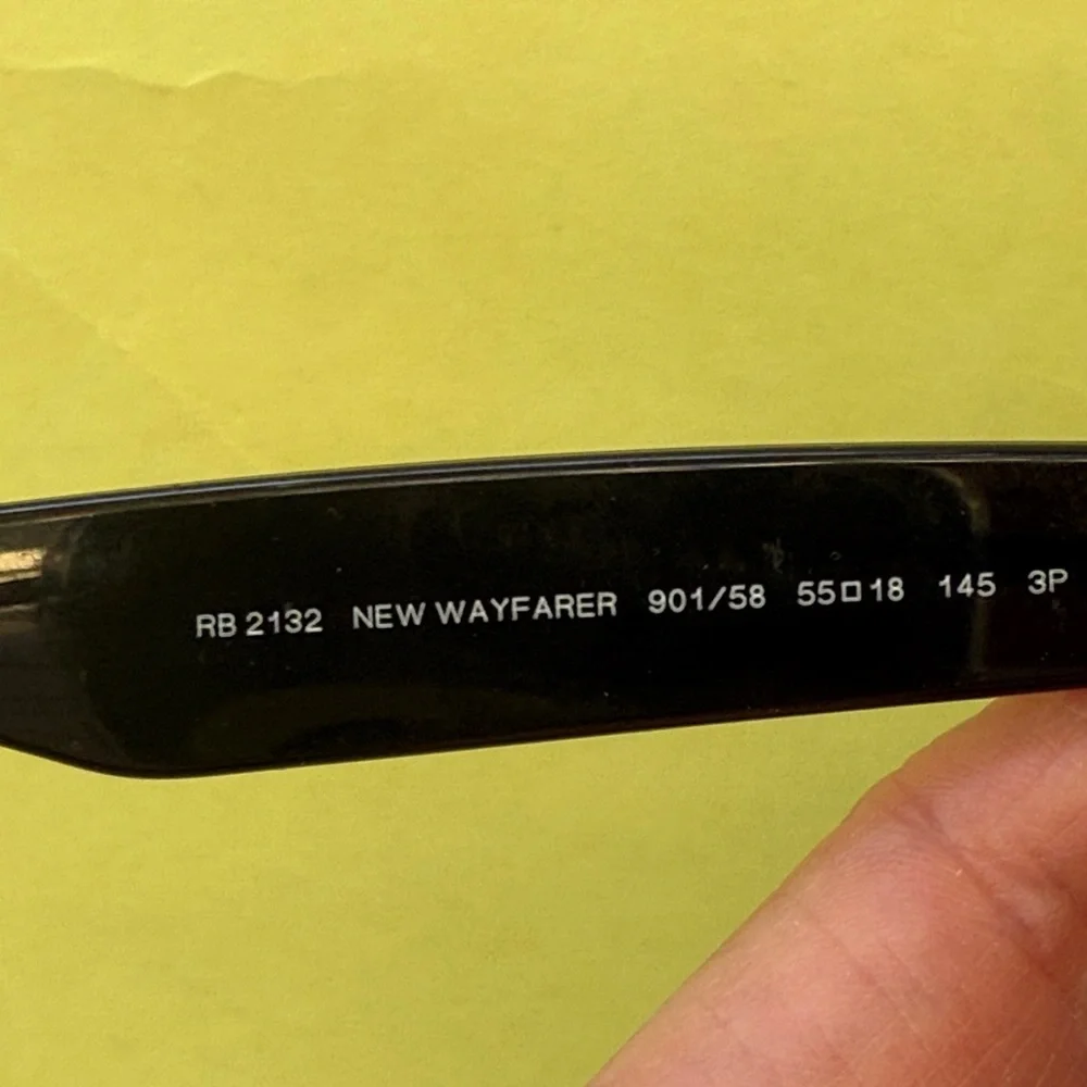 New in box Ray-Ban Classic Black Sunglasses